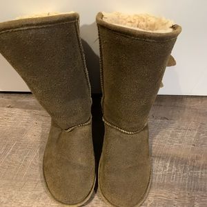 BEAR PAW boots (size 9) EUC